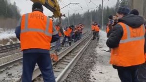 Смена плети машиной КЖТ на Московско-Рижской дистанции пути
