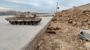 💥RC Tank Challenger 2 makes maneuvers on the exercise, testing power [#02]