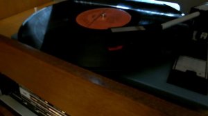 Алла Пугачева : "Посреди зимы" (П.Слободкин-Н.Олев)