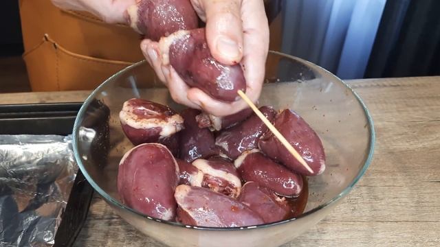 Шашлык из сердечек индейки в духовке. [Turkey hearts]