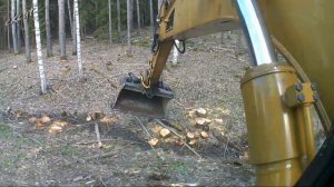 Корчевание пней придорожной канавы экскаватором Cat 312C Excavator Removing Stumps.