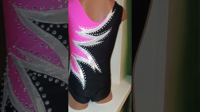 купальник для спортивной гимнастики и акробатики чёрно-розовый смотреть онлайн