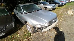 Брошенные авто продают за копейки.