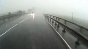 Опасная поездка на мотоцикле в ураган