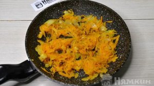 Макароны с консервированной фасолью на сковороде