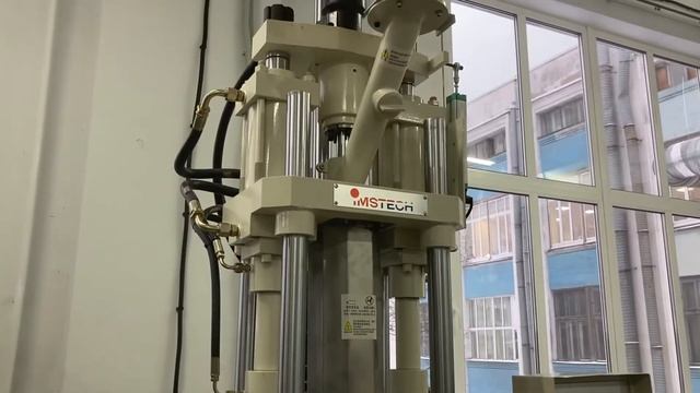 Вертикальный термопластавтомат, модель ТА-800. Пуско-наладочные работы.  www.imstech.ru