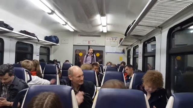 Офигенная песня в электричке!!! смотреть онлайн