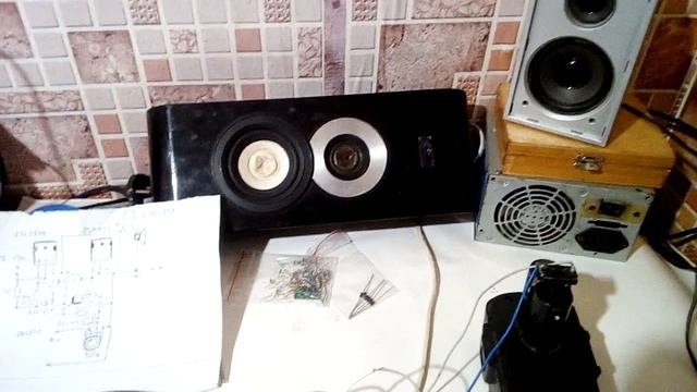 Простой , но мощный усилитель звука на транзисторах смотреть онлайн