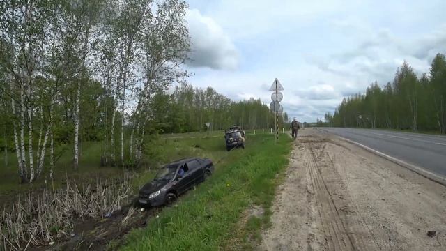 Помощь на дороге, гранта слетела в кювет. смотреть онлайн