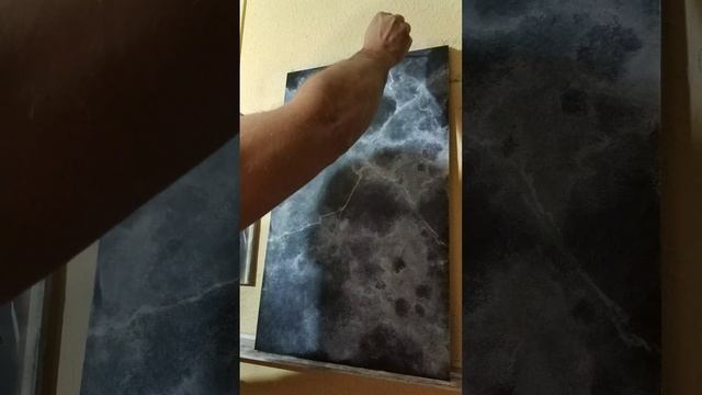 МОАМОР ИЗ ОБЫЧНОЙ КРАСКИ . ПОКРЫТ ЭПОКСИДНЫМ СОСТАВОМ.