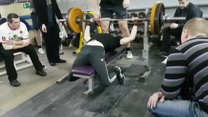 соревнования по жиму лежа 110 кг весовая 67,5 на кмс