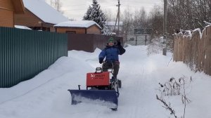 Всесезонный прицеп для мотовездехода.