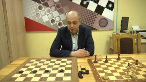Шахматы против шашек. Тренер покажет, что лучше развивает мозг