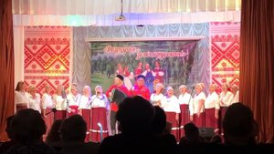 Роза белая, вишня спелая