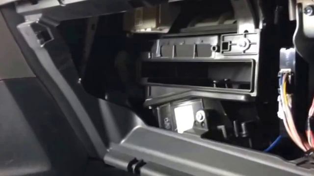 [* TOYOTA AURIS *]( Замена салонного фильтра )( How to Cabin Air Filter Replacement ) смотреть онлайн