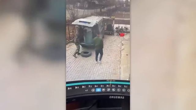 САМЫЕ НЕЛЕПЫЕ ОШИБКИ РАБОЧИХ, СНЯТЫЕ НА КАМЕРУ