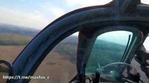 Штурмовик Су-25 уходит от двух ракет ПЗРК во время боевого вылета, точная локация и дата неизвестны.