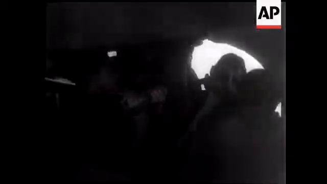 Bombing Expedition Of The Desperate Squadron. смотреть онлайн