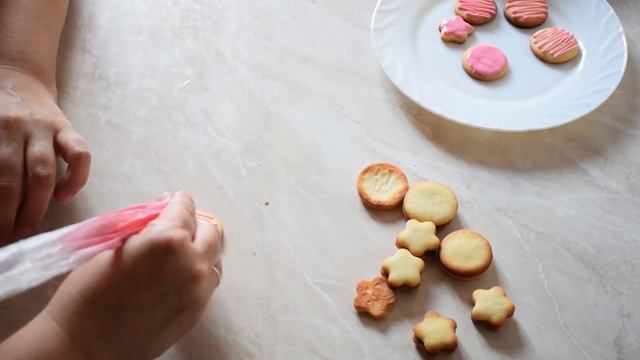 Песочный торт с творожным кремом