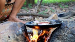 Уроки выживания . Ловим и готовим змею .