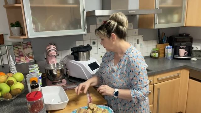 Наше воскресенье,как отдыхаем,на обед новое блюдо,свиная вырезка с беконом и карри-сливочном соусе?
