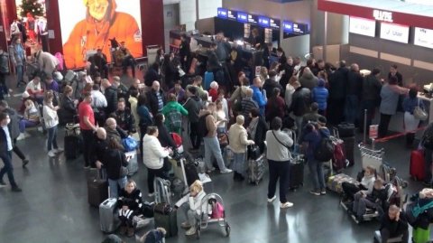 Охотников за «яйцами драконов» массово задерживают с аэропорту Мурманска