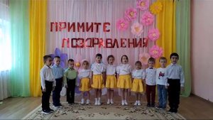 Песня "Обнимаю бабушку".