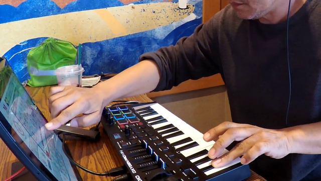 Playing at Starbucks-As the Deer(목마른 사슴)live 오케스트레이션 M Audio Oxygen Pro mini Midi keyboard смотреть онлайн