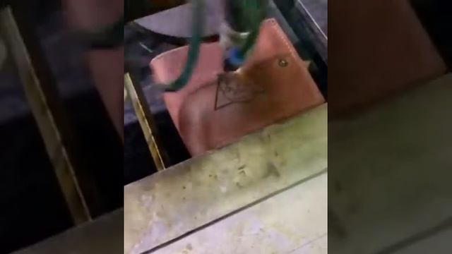 Способ нанесения лазерной гравировки на кожаные изделия!!