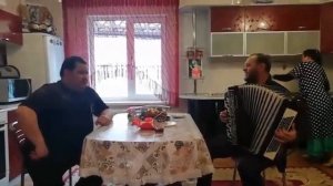 Коля-Путила и Лёня Чижевич.