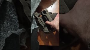 Как выжать поршень тормозного суппорта при замене колодок