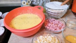 ОРИГИНАЛЬНЫЕ ЗАКУСОЧНЫЕ КЕКСЫ С КОЛБАСКАМИ И СЫРОМ