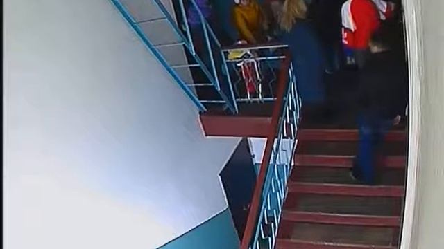 Видео с камеры видеонаблюдения от 1 апреля 2016 года смотреть онлайн