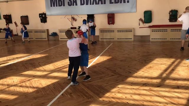 Маленькие Чемпионы, вольный бой, тренировочные будни в Клубе «Чемпион», 16 марта 2018 г. смотреть онлайн