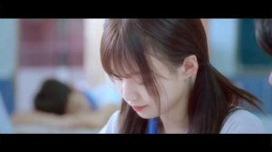 Одноклассницы влюбились в её соседа по парте