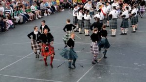 How to Scottish Dance - "Broadswords" Dance