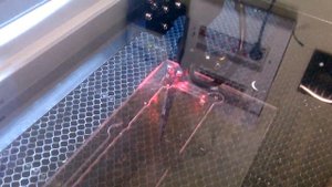 Режем лазером акрил