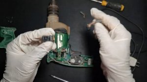 How to Replace Carbon Brush I Hitachi DV-13VSS Hand Drill.