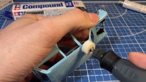 Глубокая чистка масштабной модели из СССР | Как разобрать модель Волги ГАЗ 2402