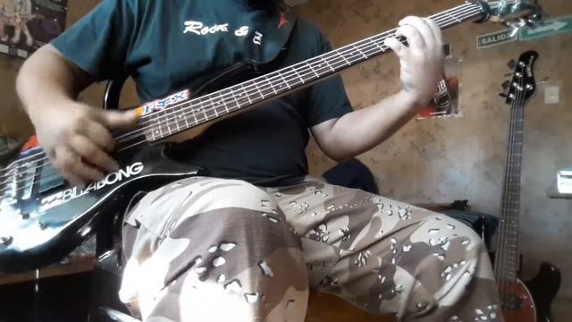 Probando Ibanez vs Musicman Stingray 5 HH Activos ambos ! Parte 1 смотреть онлайн