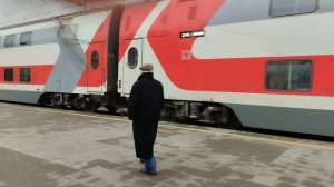 Прибытие двухэтажного поезда Москва - Воронеж #поезда #ПоездатыйКанал #Воронеж1