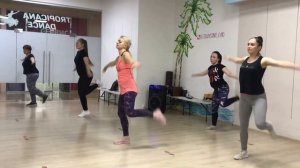Аэробика Фитнес тренировка. Качаем руки и ноги