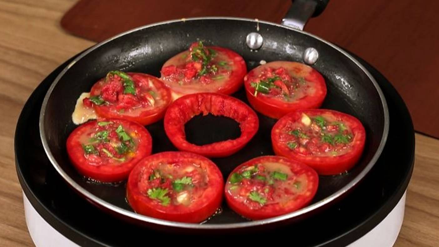 Научила мама , теперь готовлю всегда эти очень вкусные помидоры 🍅