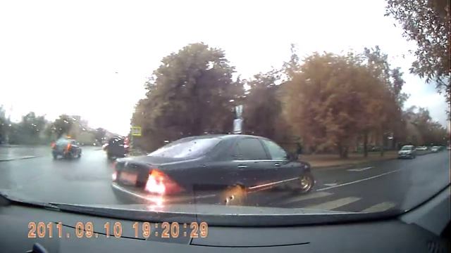 Мудила-индус за рулем мерса с красными номерами. смотреть онлайн