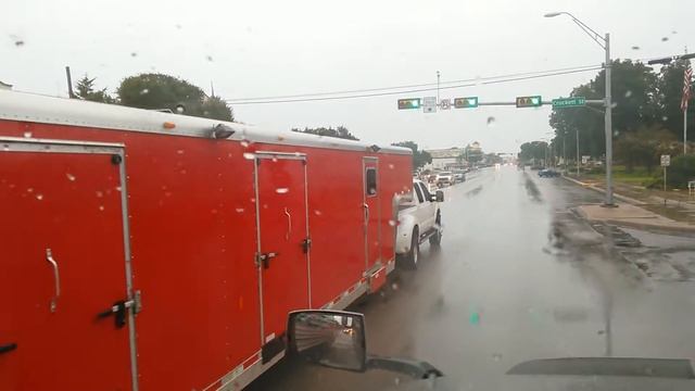 Прицеп для перевозки коней.США смотреть онлайн