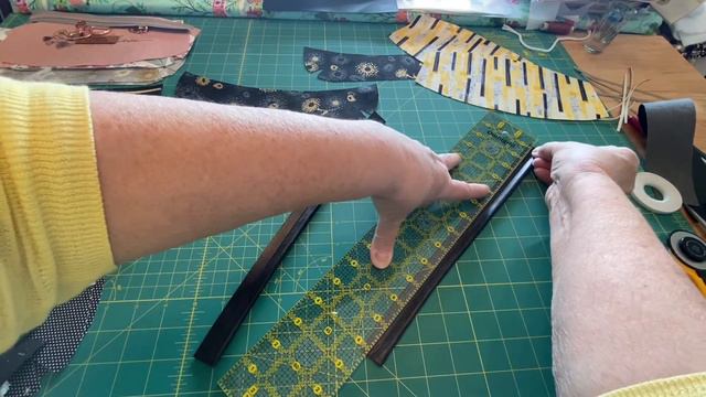 Week 3 Of The Clematis Sew Along смотреть онлайн