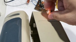 Может-ли лампа накаливания принимать и передавать звук по проводам