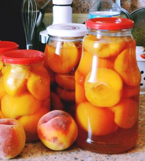 ПЕРСИКИ В СИРОПЕ