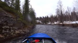 Мотовесло в деле! Ищем рыбные места. Сплавляемся по таёжной речке.