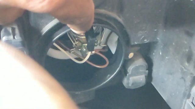 COMO TROCAR LÂMPADAS DO FAROL DO LOGAN SANDERO смотреть онлайн